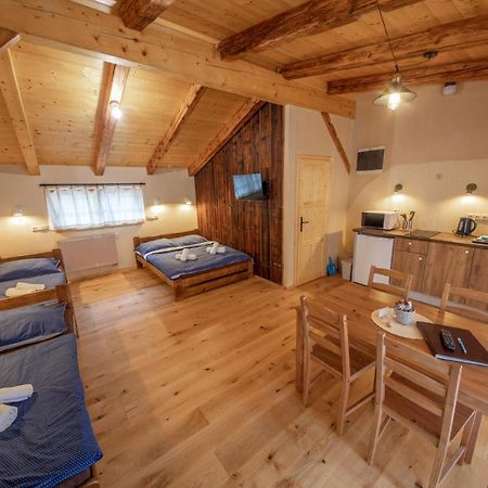 Apartment Ve Mlyne Teplice nad Metuji Bagian luar foto