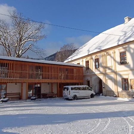 Apartment Ve Mlyne Teplice nad Metuji Bagian luar foto