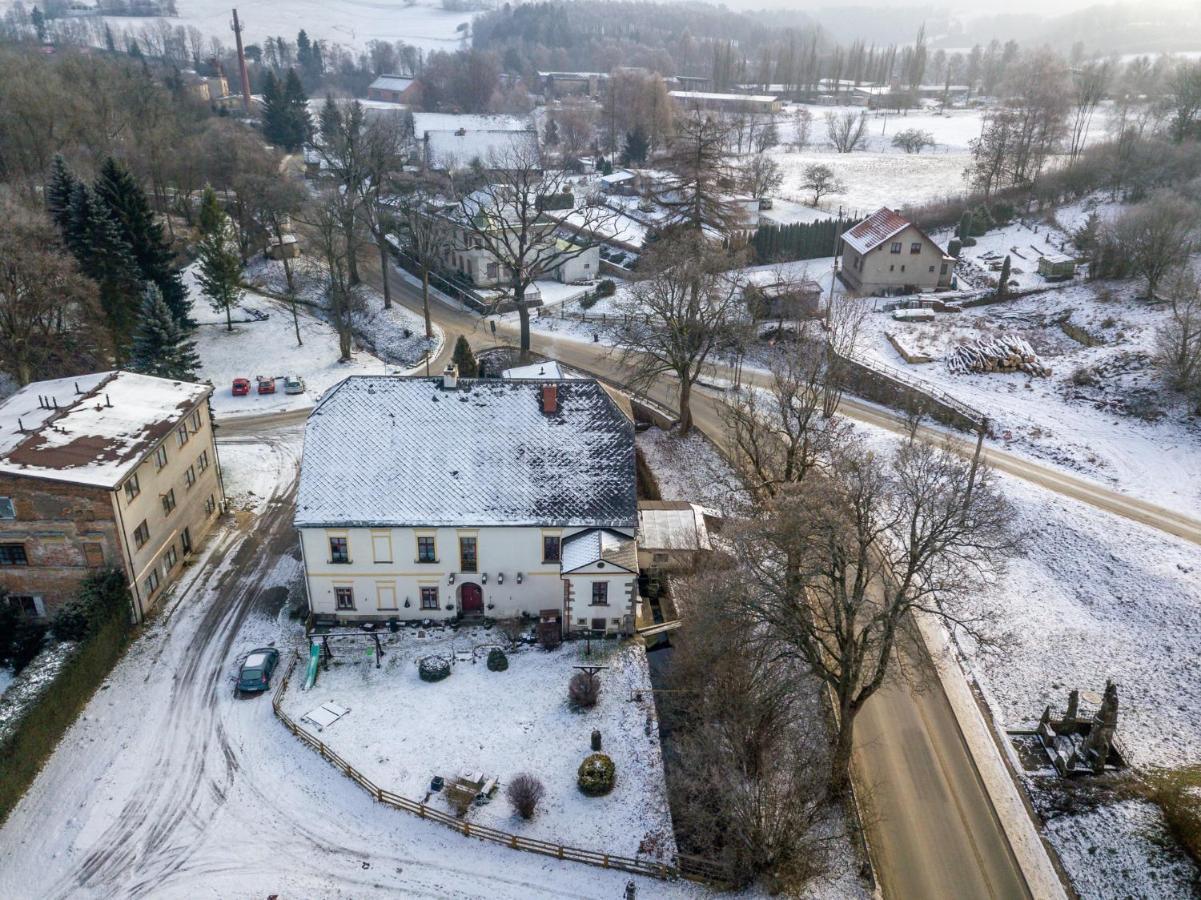 Apartment Ve Mlyne Teplice nad Metuji Bagian luar foto