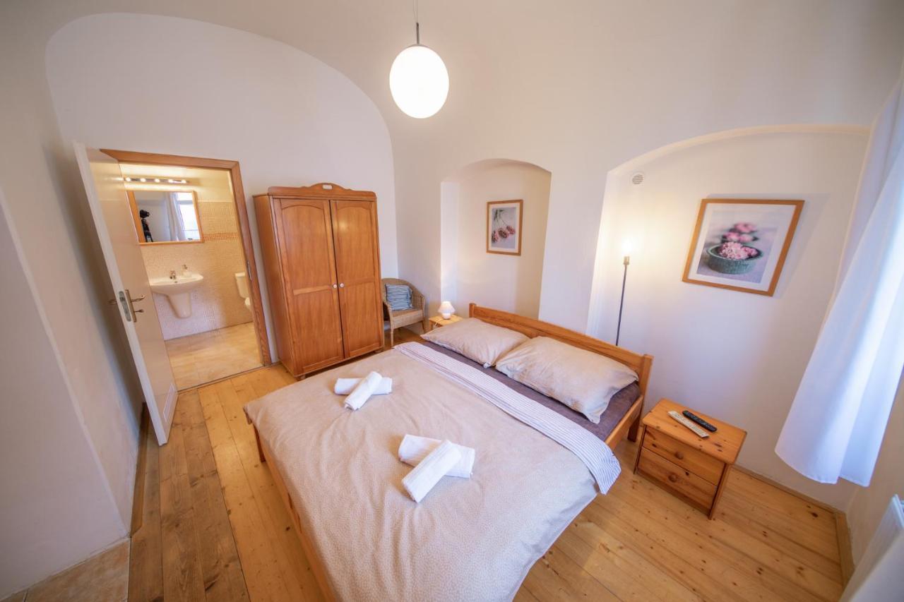 Apartment Ve Mlyne Teplice nad Metuji Bagian luar foto
