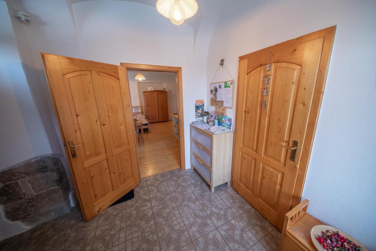 Apartment Ve Mlyne Teplice nad Metuji Bagian luar foto