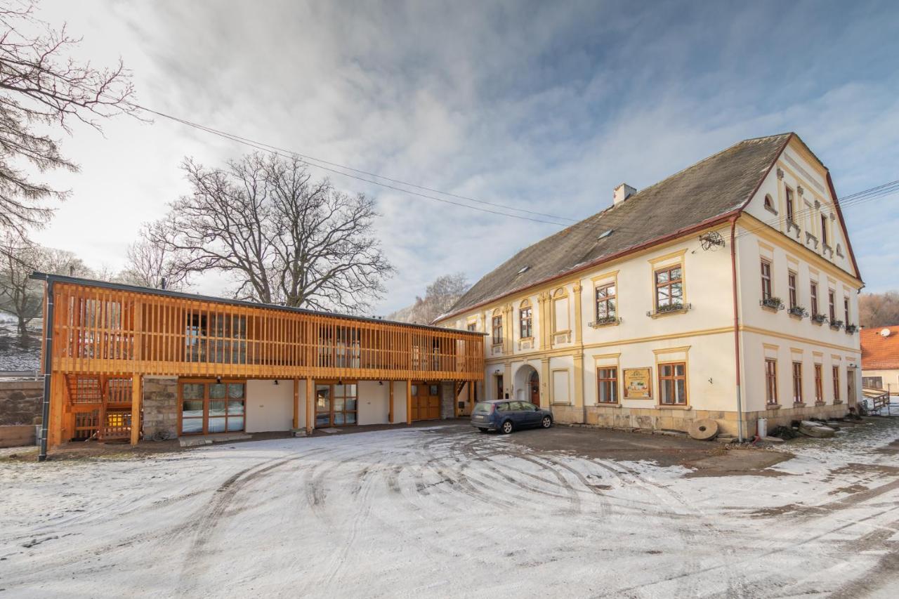 Apartment Ve Mlyne Teplice nad Metuji Bagian luar foto