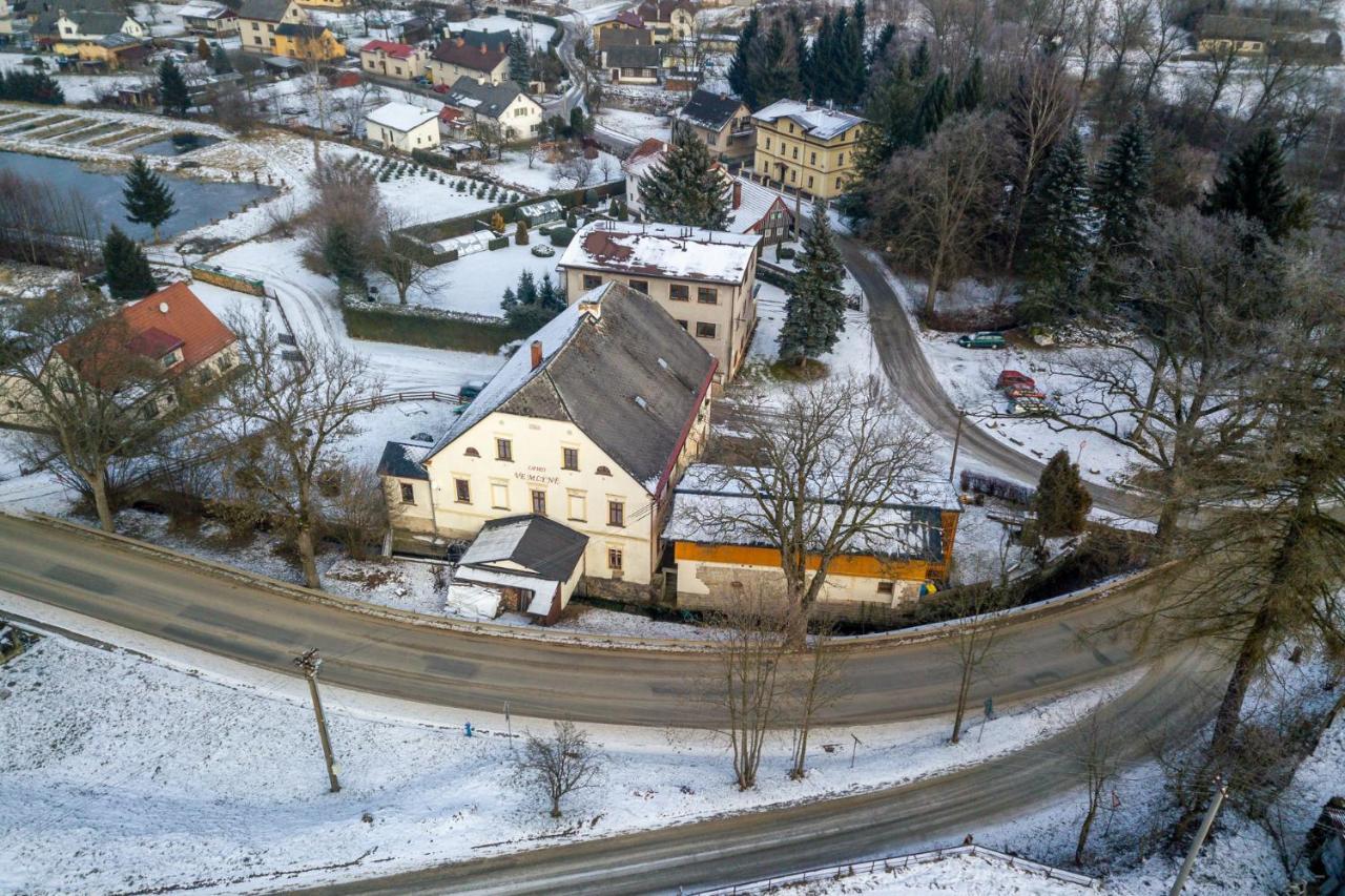 Apartment Ve Mlyne Teplice nad Metuji Bagian luar foto