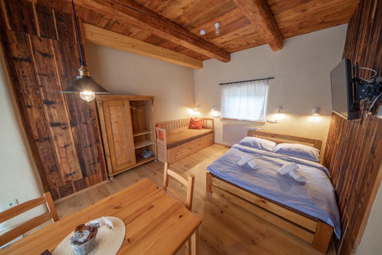 Apartment Ve Mlyne Teplice nad Metuji Bagian luar foto
