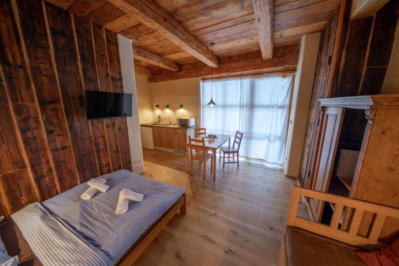 Apartment Ve Mlyne Teplice nad Metuji Bagian luar foto