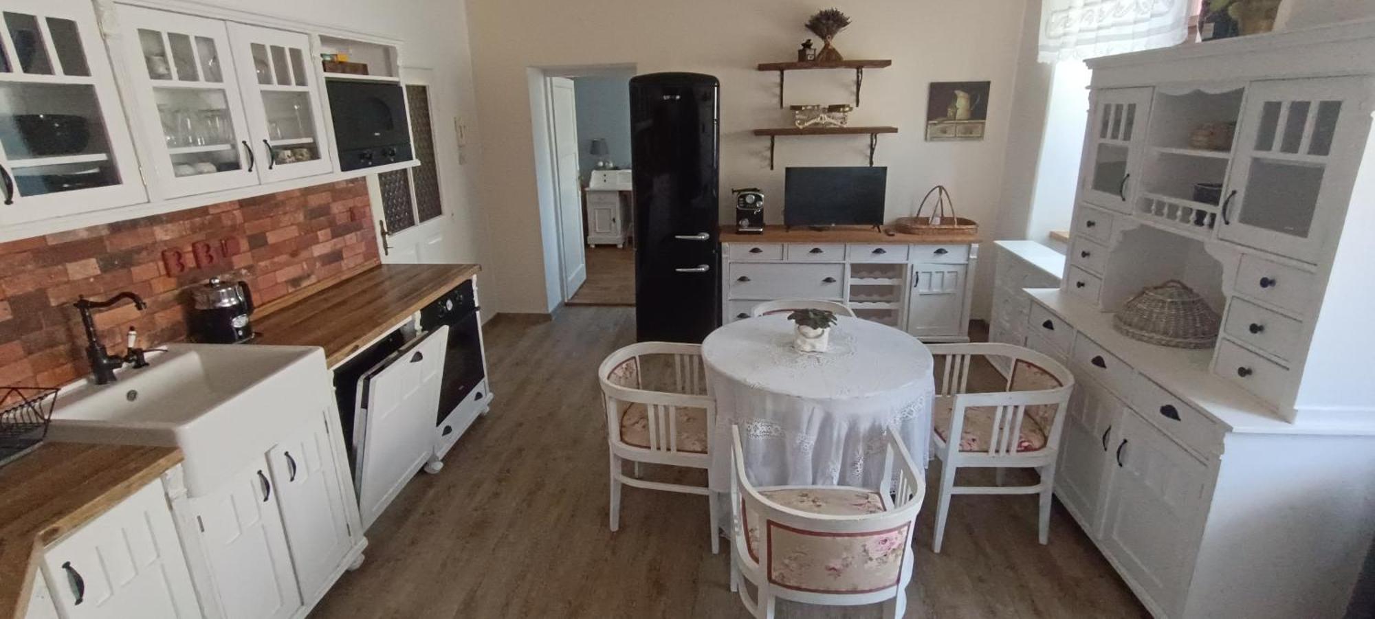 Apartment Ve Mlyne Teplice nad Metuji Ruang foto